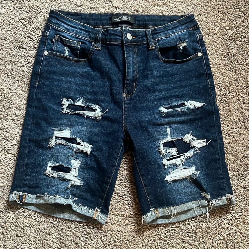 Judy Blue Distressed Bermuda Shorts Size L